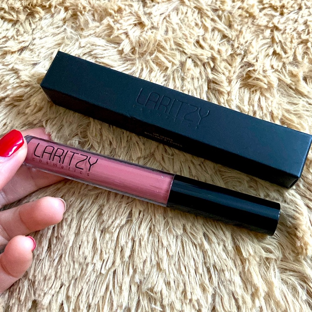 🆕 Laritzy lip gloss in shade old rose